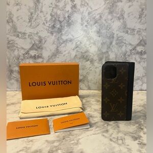 Louis Vuitton iPhone 11 monogram folio case